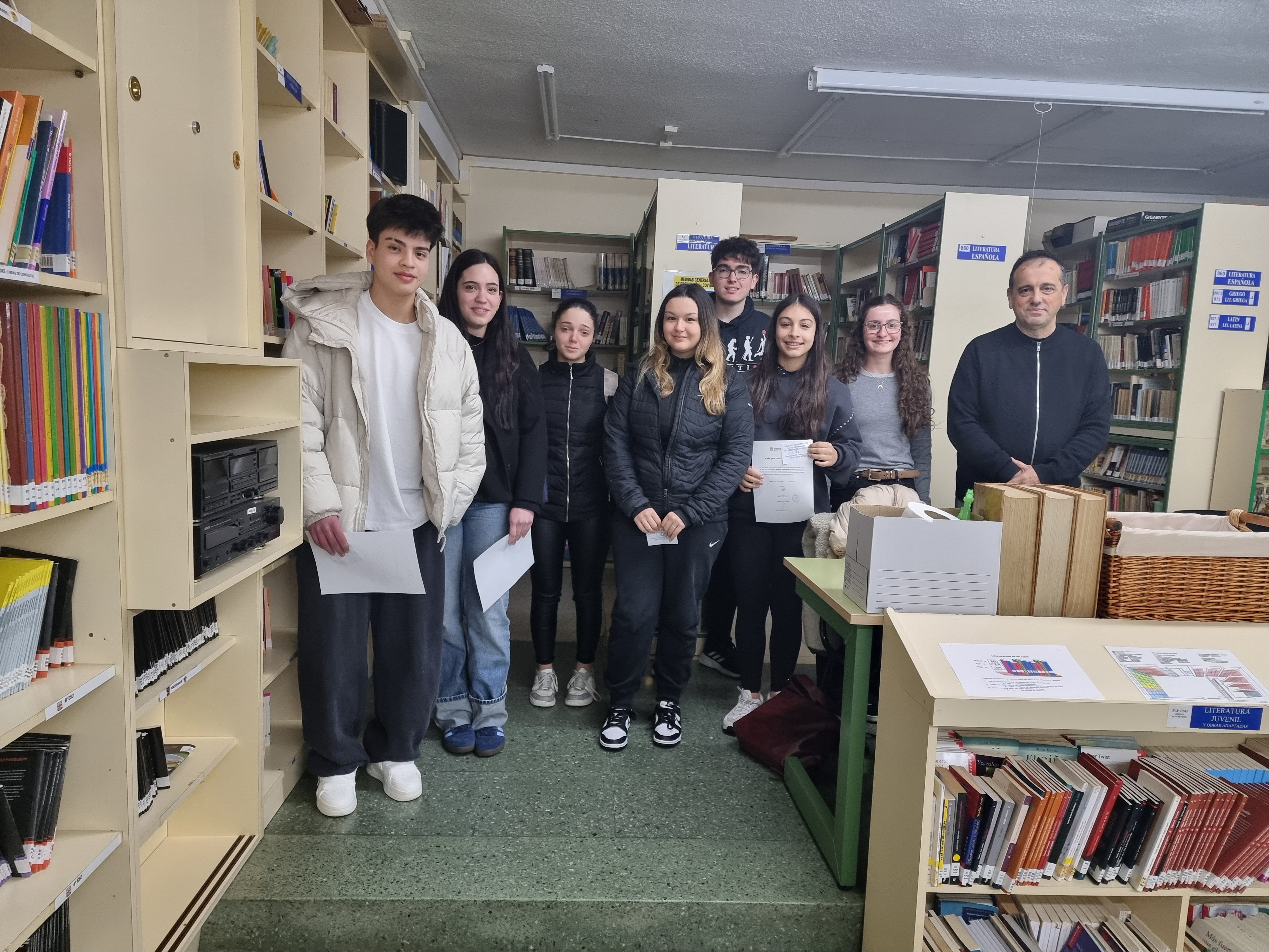 Alumnado ganador del concurso de microrrelatos Mester de Misterrio