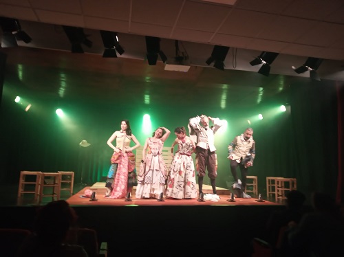 Un momento de la representación Un momento de la representación