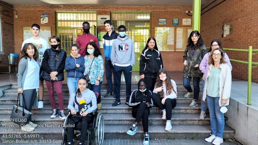 Alumnado participante en la actividad "Conocemos Gijón"